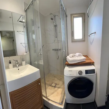 Homestay Your Parisian Hideaway - Entire