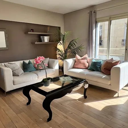 Your Parisian Hideaway - Entire